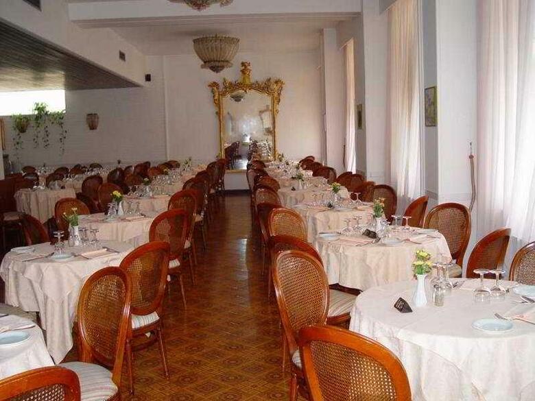 Hotel Carlton International