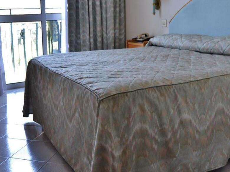 Hotel Carlton International