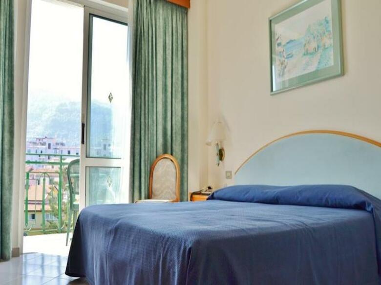 Hotel Carlton International