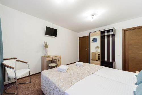 Simple Bon Voyage Hotel