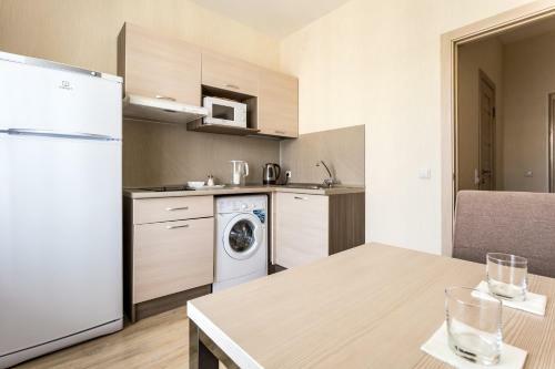 Salut Plus Apartments