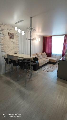 Apartamento ??????????? ?? Dzerzhinskogo, 6. 3-????????? ????????