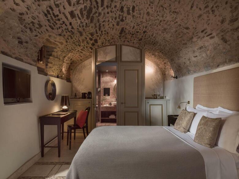 Kinsterna Hotel & Spa