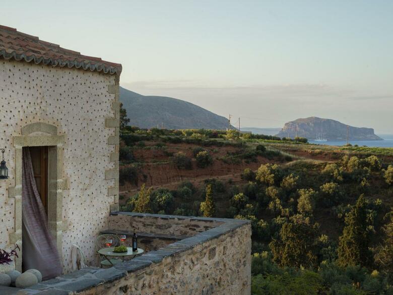 Kinsterna Hotel & Spa