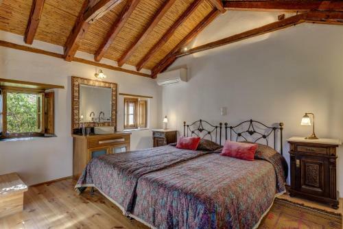 Malvasia Traditional Hotel