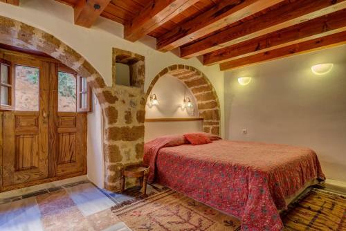 Malvasia Traditional Hotel