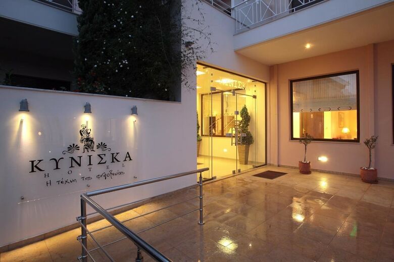 Kyniska Hotel