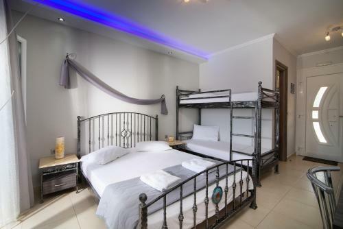 A Ponte Studios & Apartments