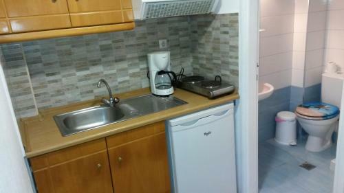 Linaraki Studios & Apartments