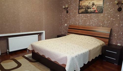 Hotel ????????? Gombor