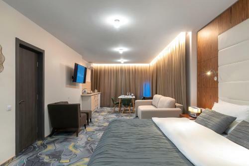 V Hotel&rooftop Lounge