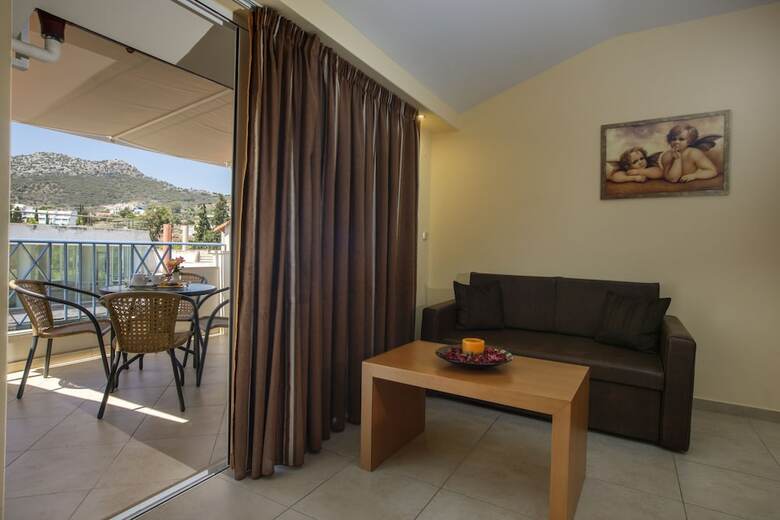 Hotel Tolo