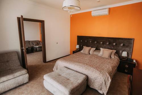Hotel Golden Hills