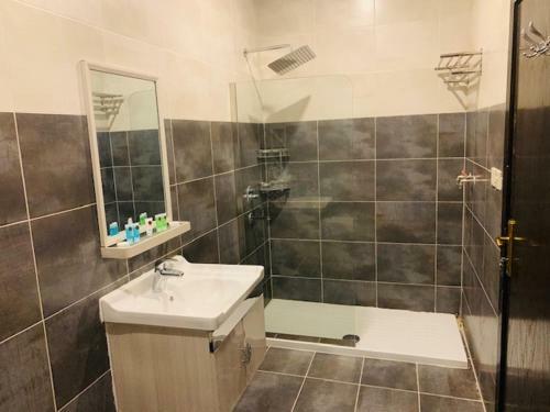 Hotel Lova Suites