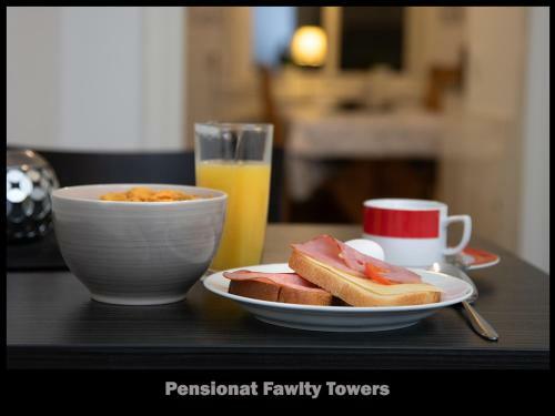 Hostal Pensionat Fawlty Towers