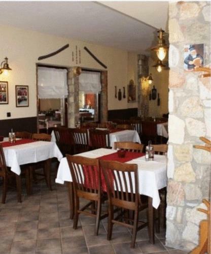 Hotel Monopati E6