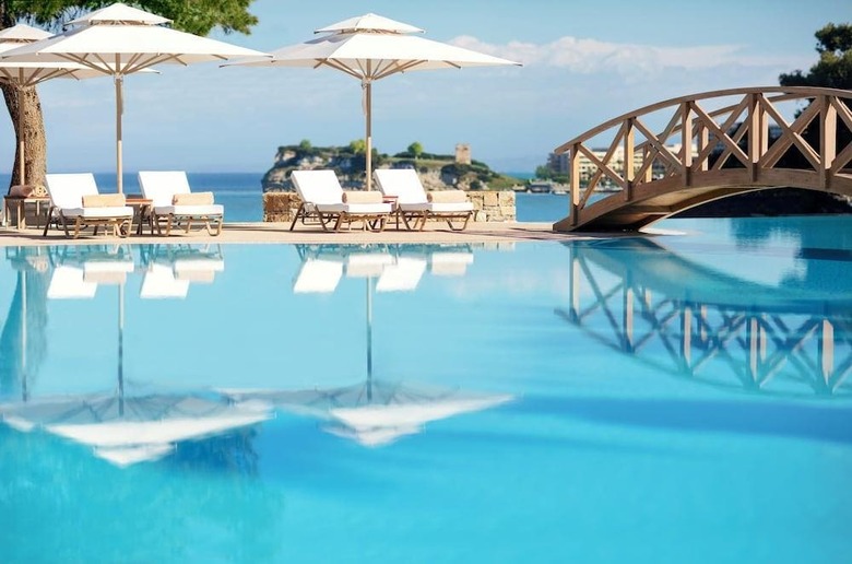 Hotel Sani Beach Club