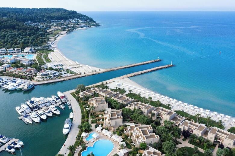 Hotel Sani Beach Club