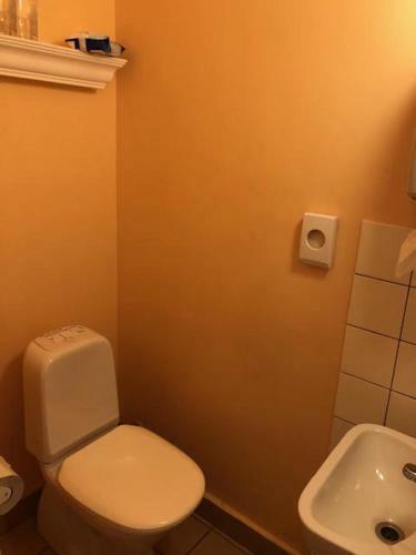Fyra H�star St�llplats Husbilar