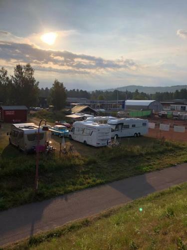 Fyra H�star St�llplats Husbilar