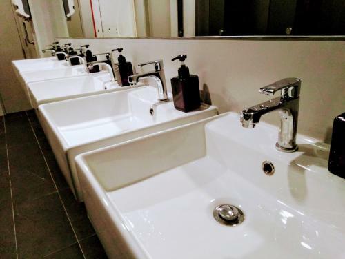 Wink Capsule Hostel @ Downtown (Sg Clean)