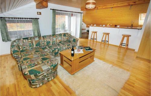 Two-bedroom Apartment In Grahovo