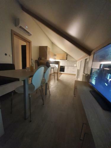 Three Stars Luxury House Art-pe