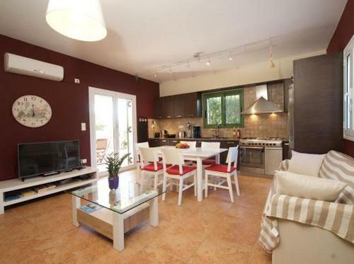 Villa Kanelis