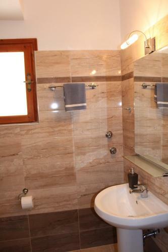 Alexatos Studios & Apartments