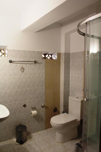 Alexatos Studios & Apartments