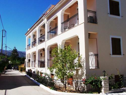 Alexatos Studios & Apartments