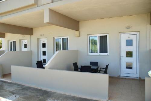 Yiannis Apartments