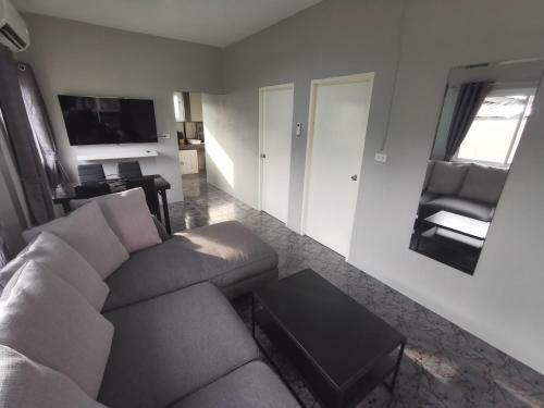 Bungalows By Karon Studio Apartment