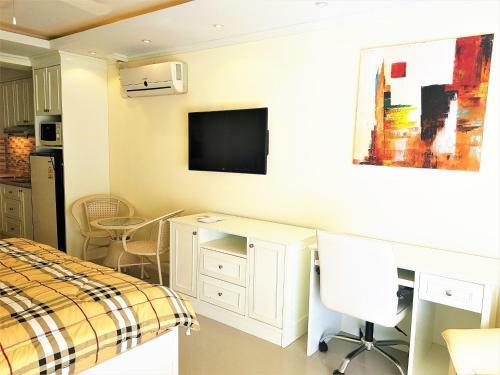12th Floor Studio Apartment At Jomtien Beach Condominium