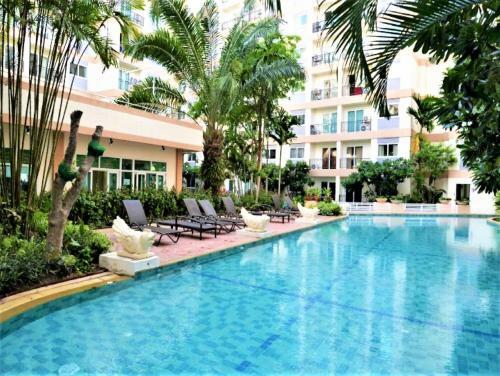Park Lane Studio Apartment With Swimming Pool View Pattaya