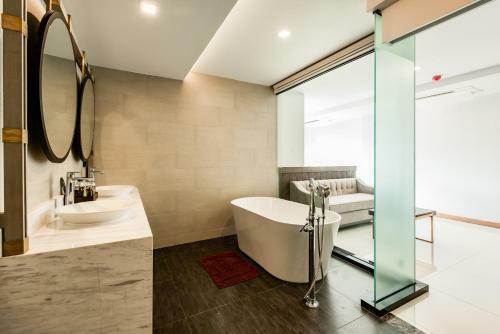 Blackwoods Hotel Pattaya