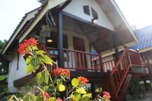 Hotel Lanta Andaleaf Bungalow