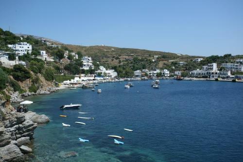 Hostal Lykomides