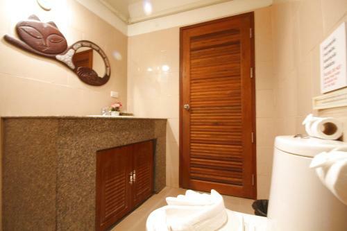 Baan Veerakit Hotel