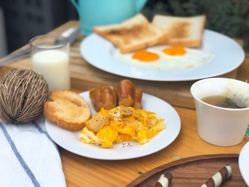 Kinnon Deluxe Hostel Coworking Cafe