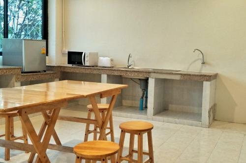 Fun Cafe & Hostel Bangkok