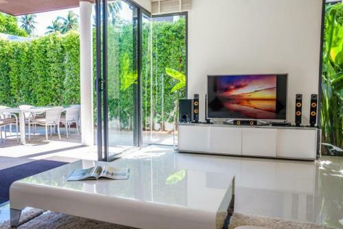 3 Bedroom Contemporary Pool Villa Mandina