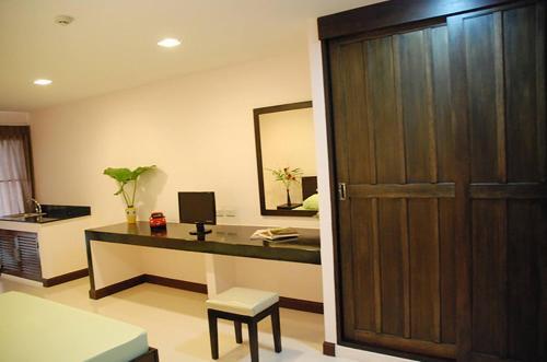 Hostal Mok Mek 72