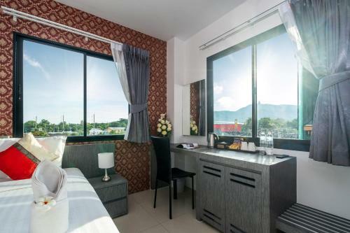 Hotel The Thames Pool Access Resort & Villa
