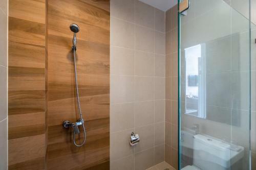 Hotel The Thames Pool Access Resort & Villa