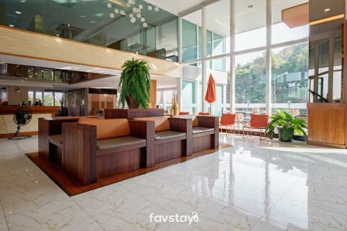 Balihai Bay Pattaya Hotel & Residence