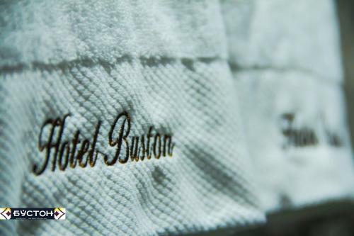Hotel Buston