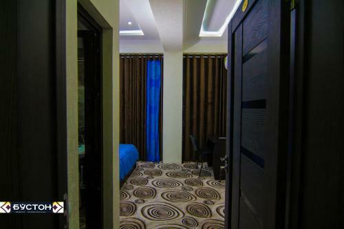 Hotel Buston