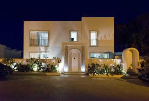 Hostal Maison Dedine