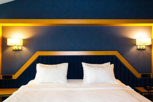 Roof 264 Hotel & Suites
